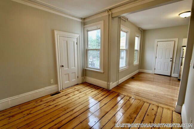 Photo - 126 Saratoga St Unit 1