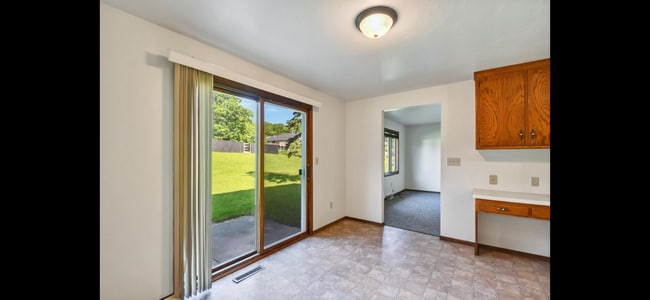 Photo - 658 Menlo Park Rd