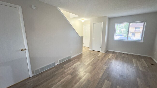 Photo - 2344 Split Rock Dr