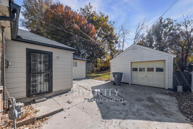 Photo - A MUST SEE !!!! FULLY RENOVATED AND SECTION 8 WELCOMED !!!!!