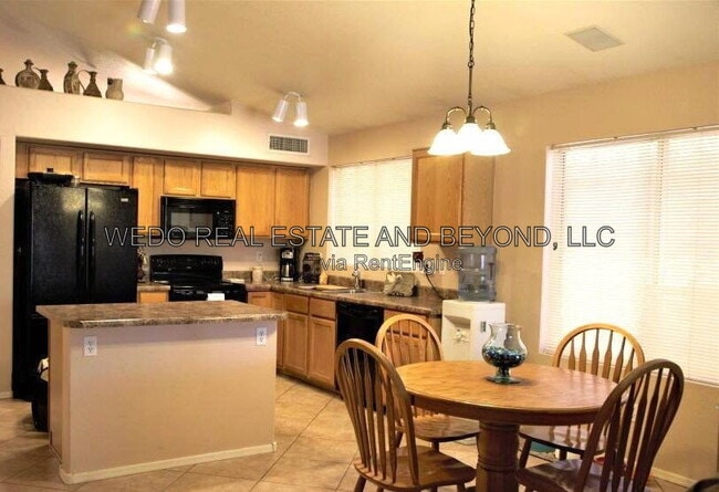 Photo - 687 E Baylor Ln