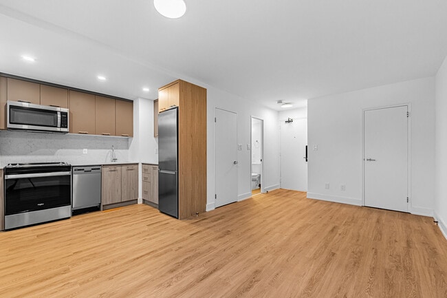 Photo - 115 Tyndall Ave