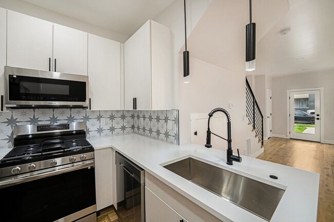 Photo - 2927 W 28th Ave