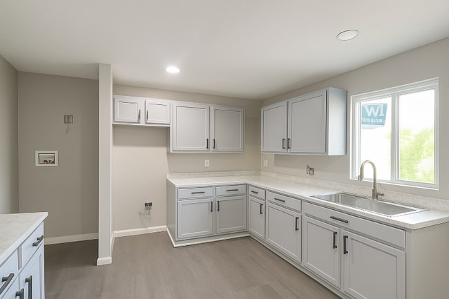 Building Photo - 120 W Blacklidge Dr Rental