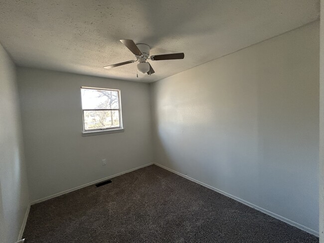 Photo - 418 S Carbon Ave