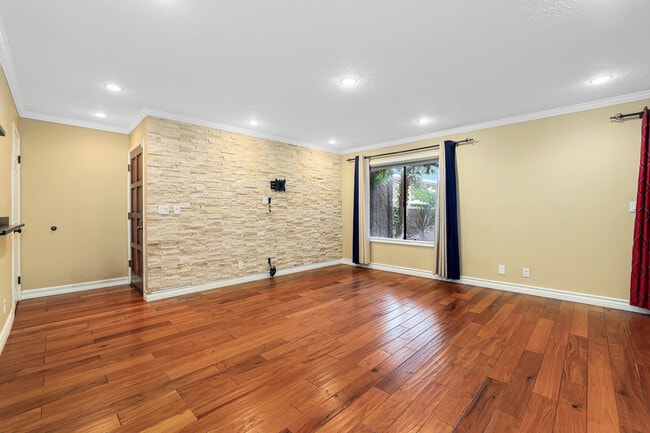 Photo - 1304 Mountain Ave Unidad 112