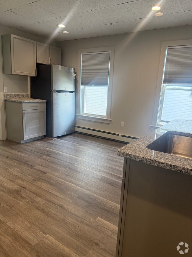 Building Photo - 396 High St Unit 1 Rental