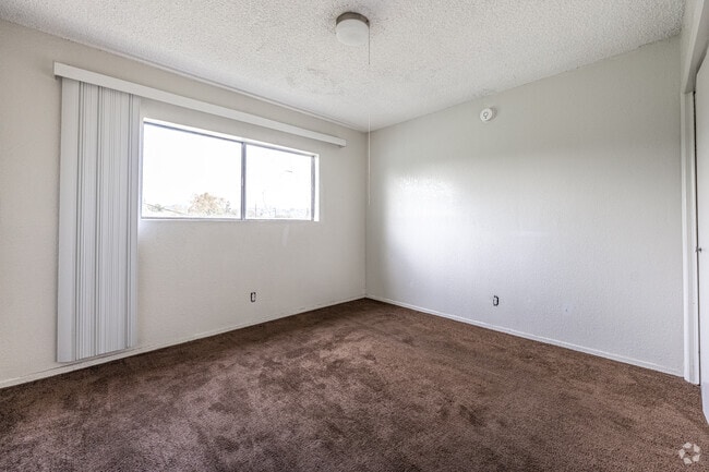 1BR, 1BA - 800SF - Bedroom