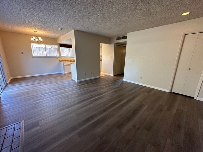 Photo - COL370 Unit 1