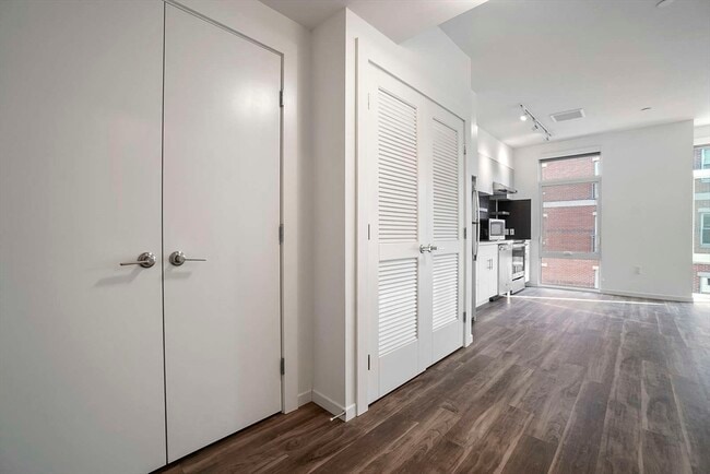 Building Photo - 839 Beacon St Unit 207