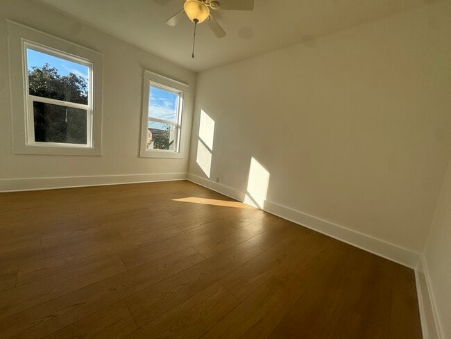 Photo - 5319 S Hoover St