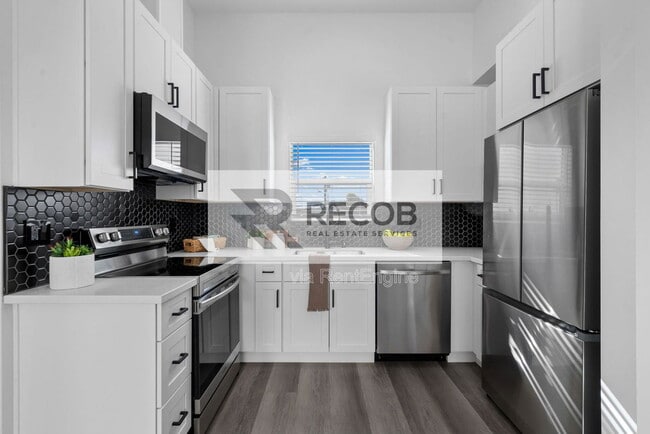 Photo - 1638 Elm Ave Unidad 3