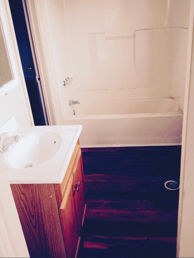 Photo - 118 Robinson Rd