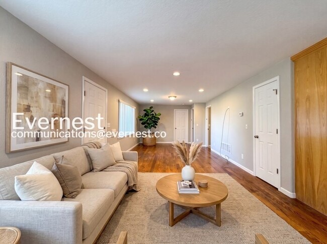 Photo - 4220 S Inca St