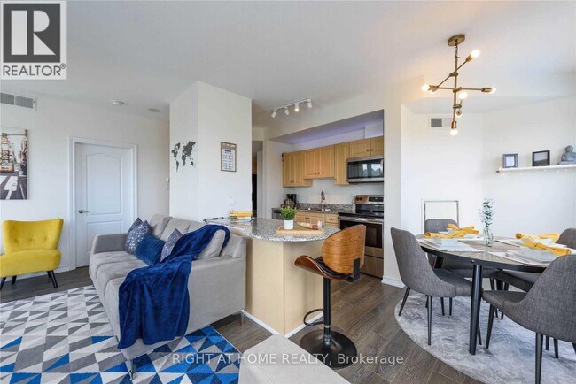 Photo - 135 James St S Unité 1102