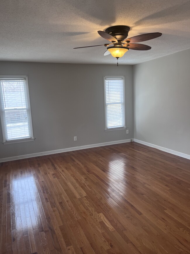 Photo - 218 Brookfield Cir