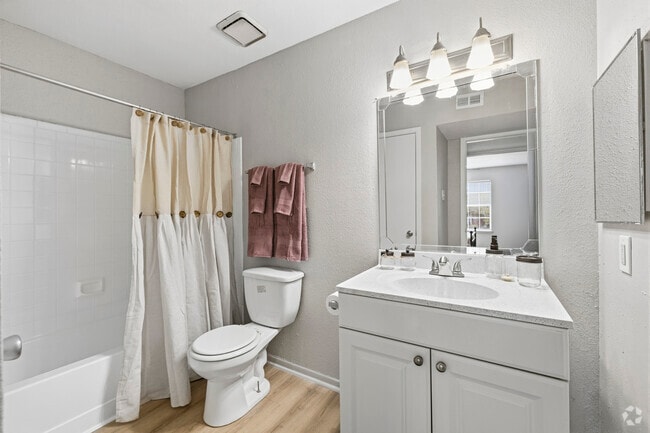 1BR, 1BA - 589SF