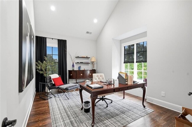 Photo - 1012 Summit View Ln