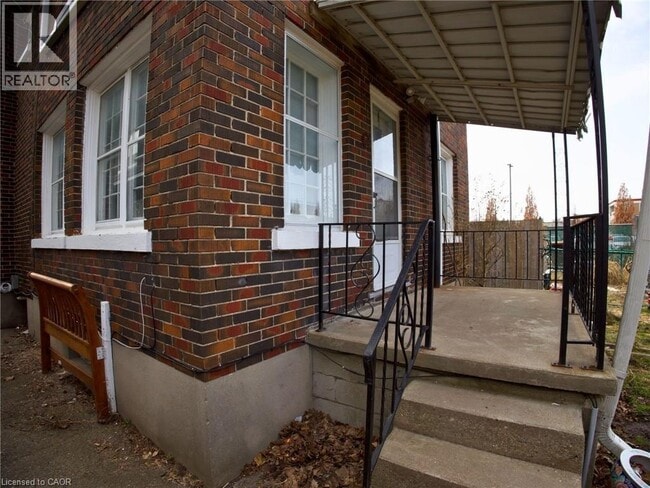 Photo - 511 King St Unité B