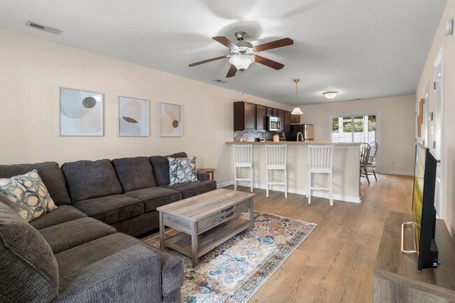 Photo - 131 Glen Cannon Drive