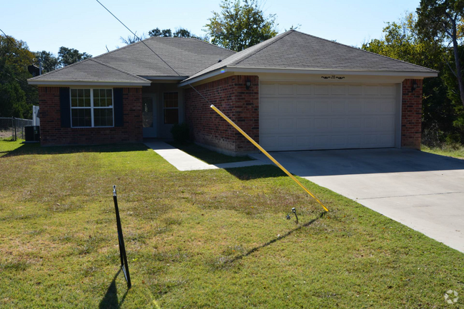 Building Photo - 28 Bluebonnet Dr Rental