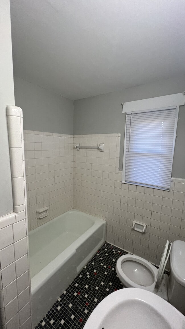 Photo - 1053 Rulnick St