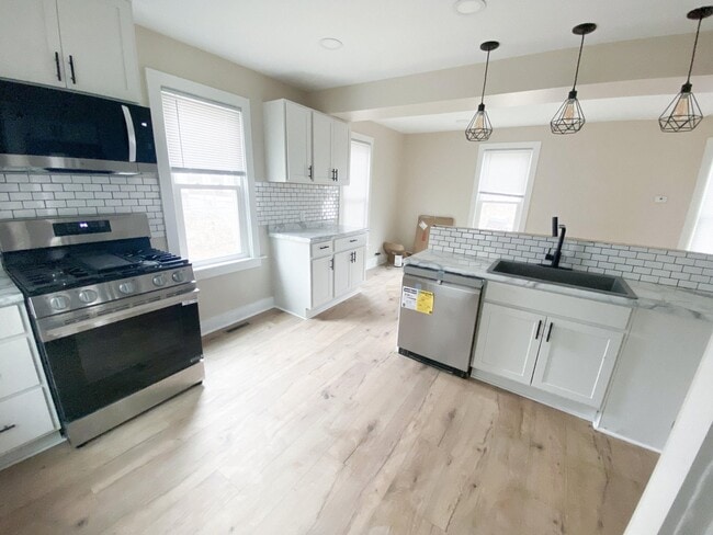 Photo - 1616 Morton Ave