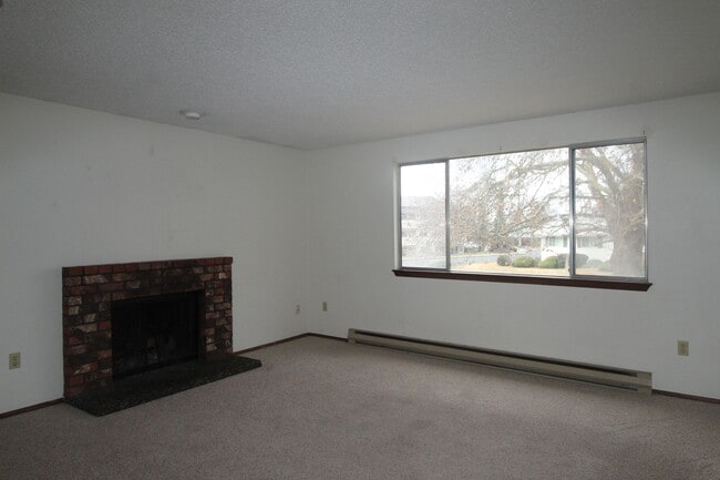 Photo - 6806 N Hamilton St Unit 6806