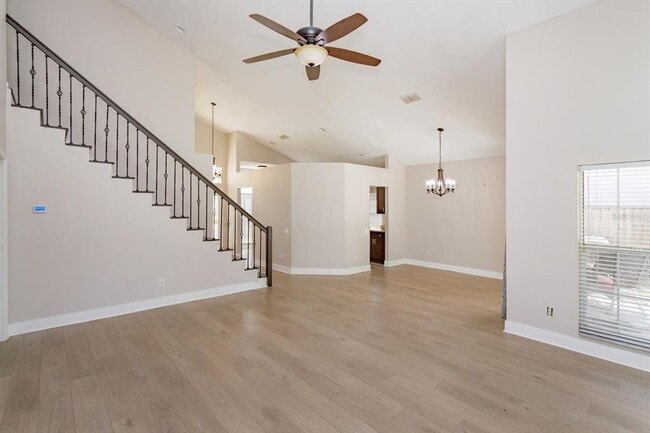 Photo - 836 Garden Glen Loop