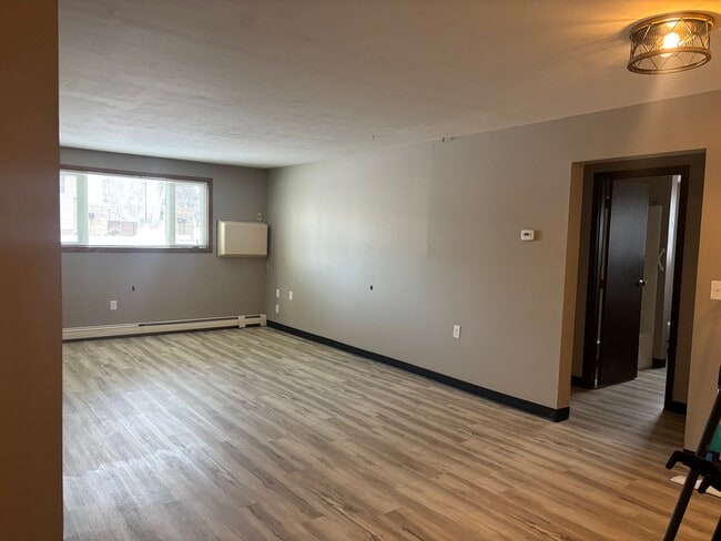 Building Photo - 704 9th St NW Unit 1