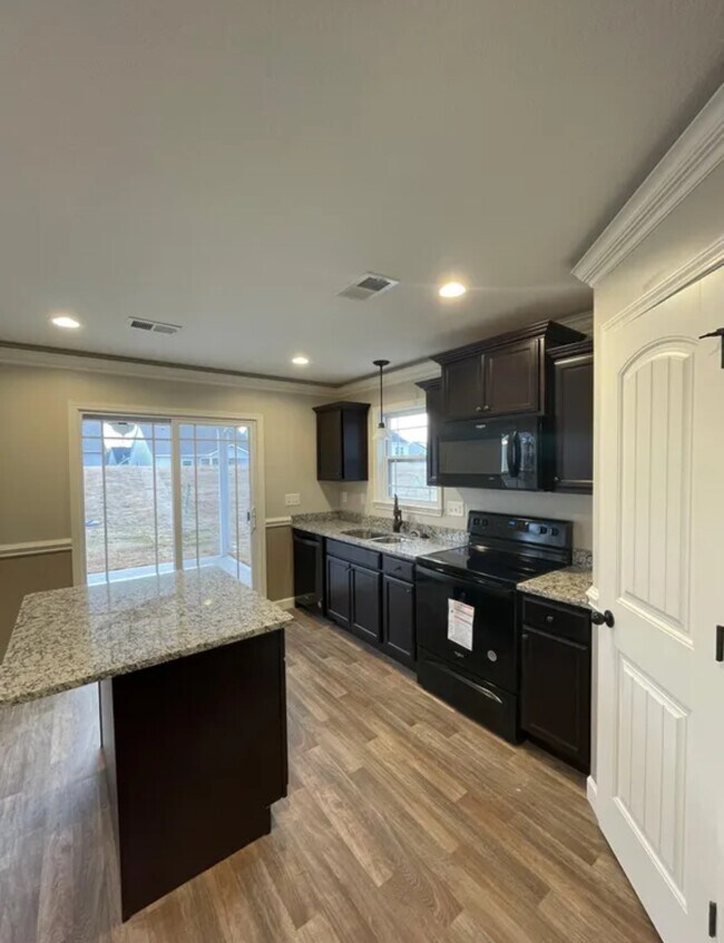 Photo - 819 John Weaver Trce