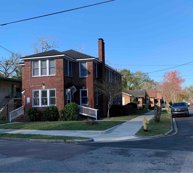 Building Photo - 768 Acosta St