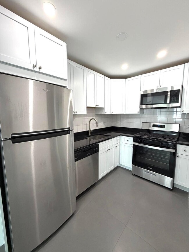 Building Photo - 8 Bergen Ridge Rd Unit 3