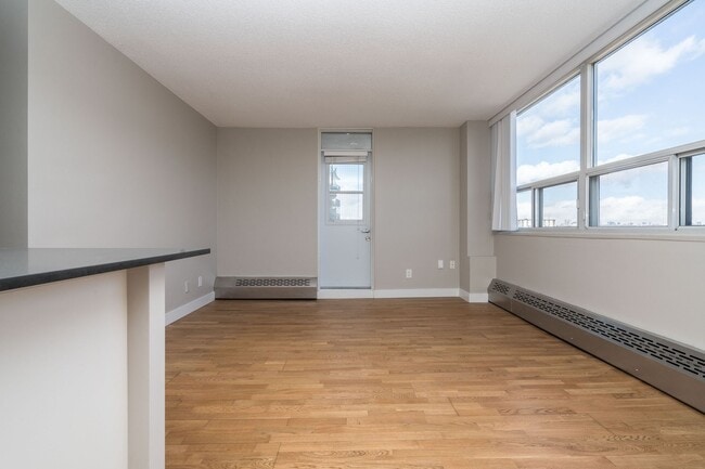 Photo - 190 Jameson Ave