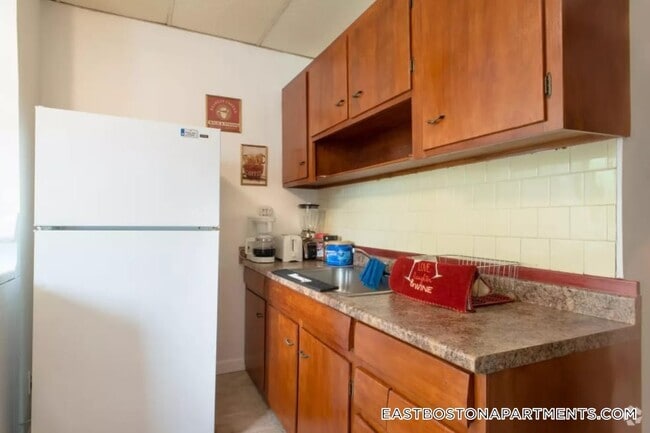 Building Photo - 28 Orleans St Rental