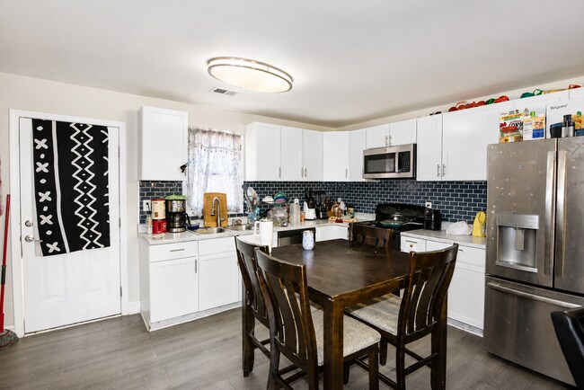 Photo - Beautiful 3-Bedroom Home with Private Patio!