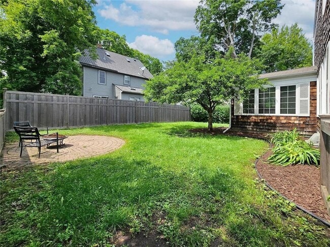 Photo - 709 Wayzata Blvd E