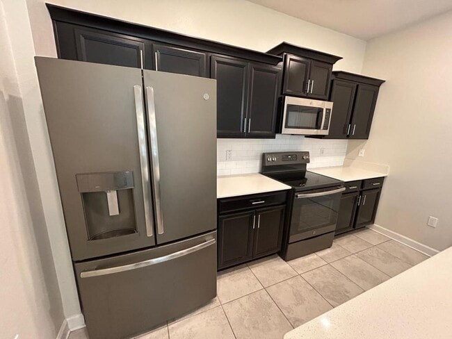 Photo - 10021 Love Story St