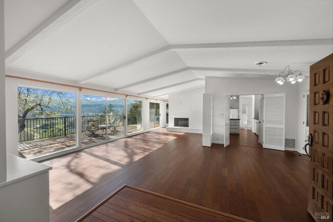 Photo - 121 Knoll Pl