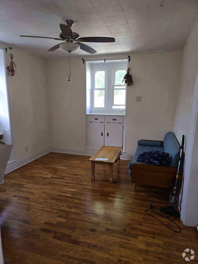 Building Photo - 815 N Capitol Ave Unit B Rental