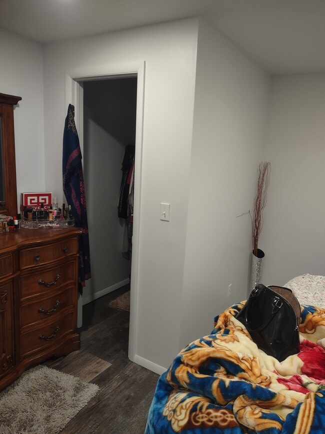 Dormitorio principal con vestidor.