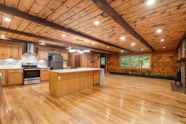 Photo - 56 Parmenter Ln