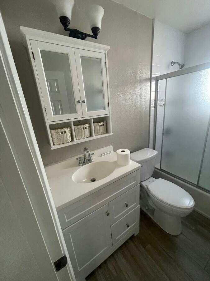 Photo - 1081 Park Ave