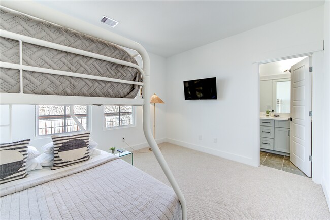 Photo - 2906 Stevens St