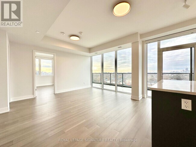 Photo - 664 Spadina Ave. Unit 901