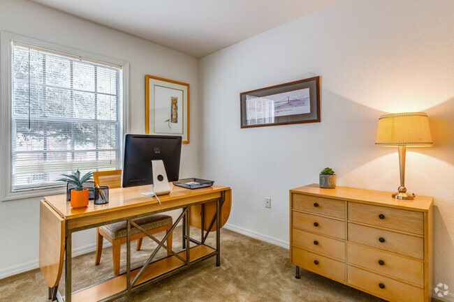 L-1A - 3 BR, 2.5 BA - 1,500SF