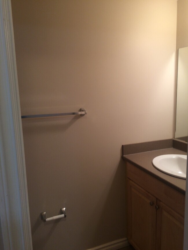 Photo - 0 Bed 0 Bath Unit in Red Deer, AB Unit 4