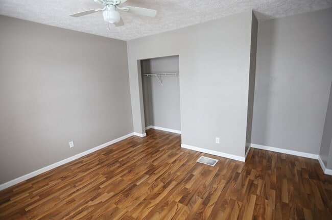 Photo - 826 4th St NW