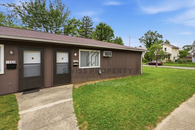 Photo - 1567 Briarwood Ave