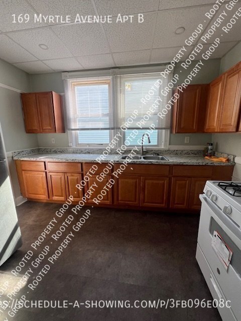 Updated 3 Bedroom with Washer/Dryer - Updated 3 Bedroom with Washer/Dryer Apartment Unit B